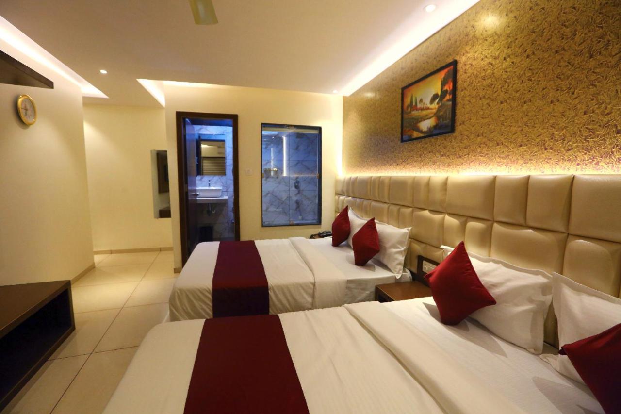 Hotel Hindustan Residency 탄 외부 사진