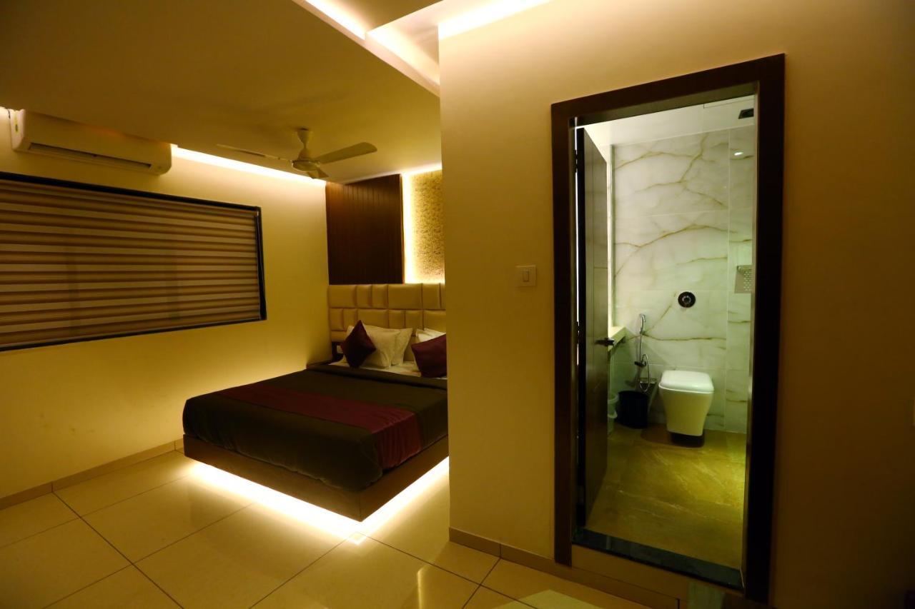 Hotel Hindustan Residency 탄 외부 사진