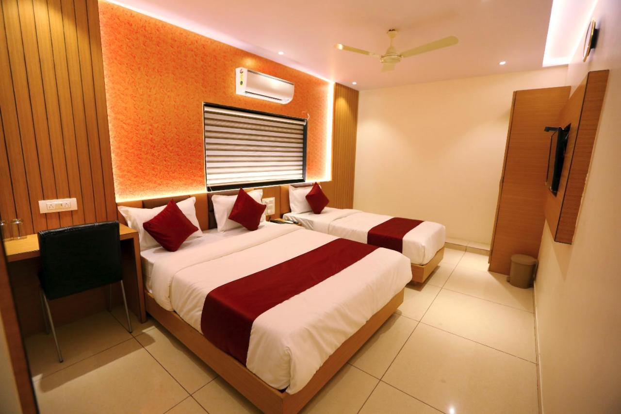 Hotel Hindustan Residency 탄 외부 사진